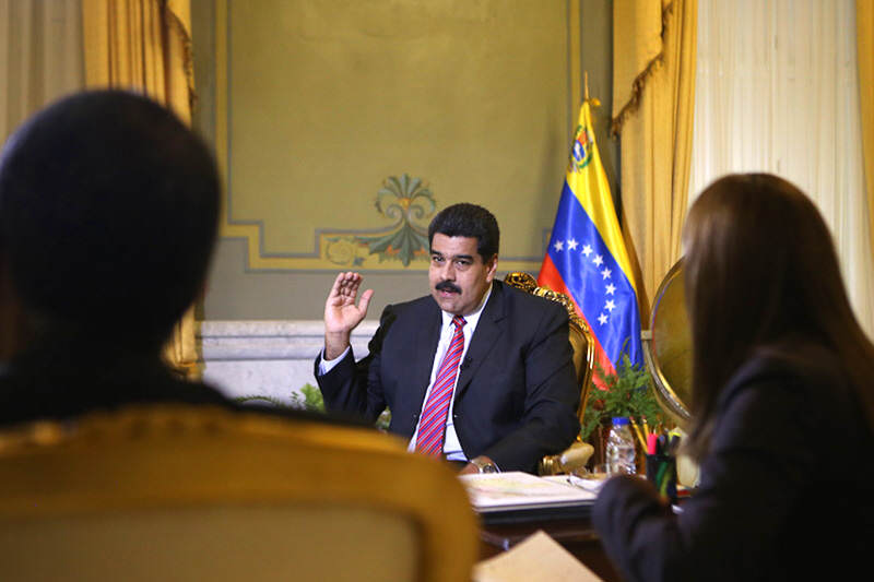 Maduro-entrevista-en-Miraflores-8j-esequibo-2
