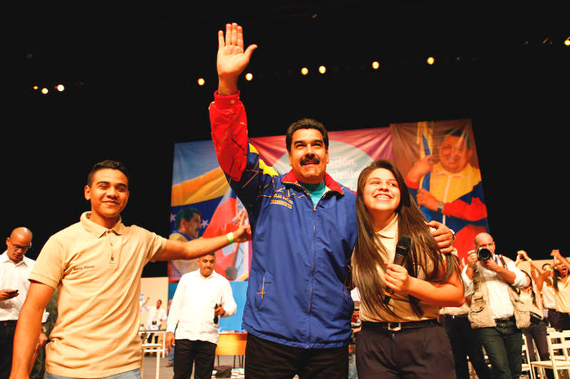 Maduro-estudiantes-bachilleres-jovenes-10j-19