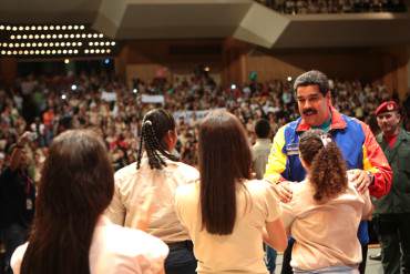 ¡NO HALLA QUÉ INVENTAR! Maduro dice que el plan Chamba Juvenil generará 200.000 empleos entre junio y julio