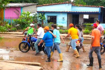 ¡LO QUE NI MADURO SE ATREVE! María Corina se puso sus botas y se fue a visitar a Guasdalito