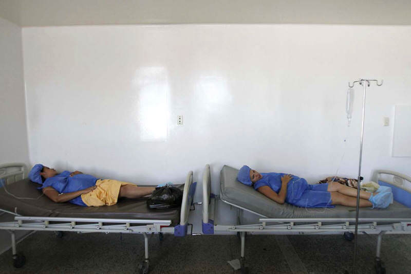 Sala-de-espera-hospitales-mujeres-embarazadas-Venezuela-4