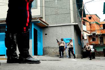 ¡TODO UN DESASTRE! Tres policías heridos dejó un intento de fuga en calabozos de Policarrizal