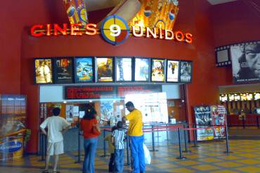 ¿SE EQUIVOCARON? Cinex le hace publicidad al “lunes popular” de Cines Unidos