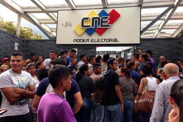 Dirigentes juveniles del Zulia denuncian que el CNE «esconde» las máquinas para la actualización del RE