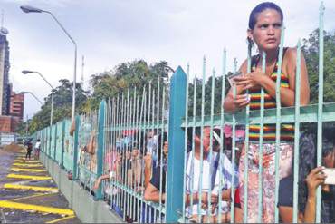 ¡EL PUEBLO YA NO AGUANTA! «Tengo dos semanas buscando para comprar arroz y no consigo»