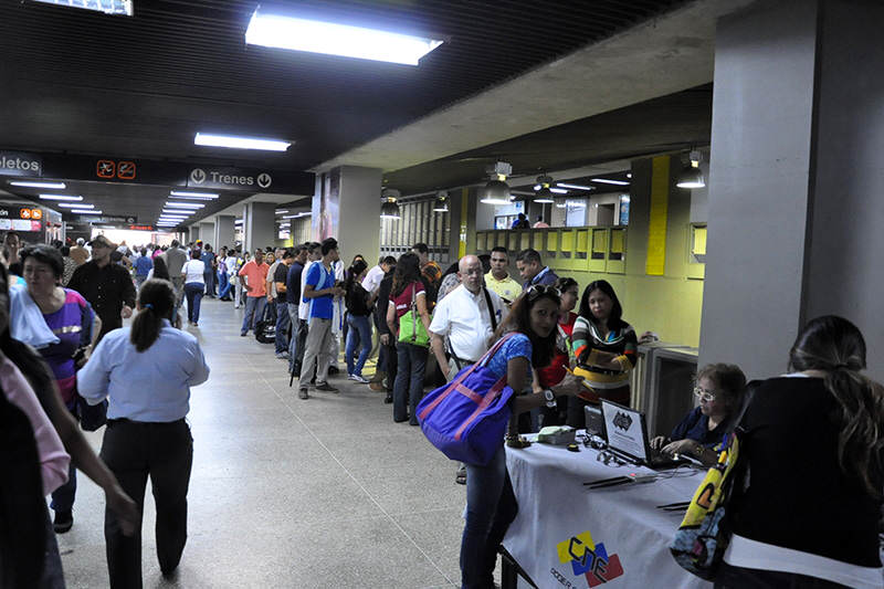 cola-registro-electoral-cne-1