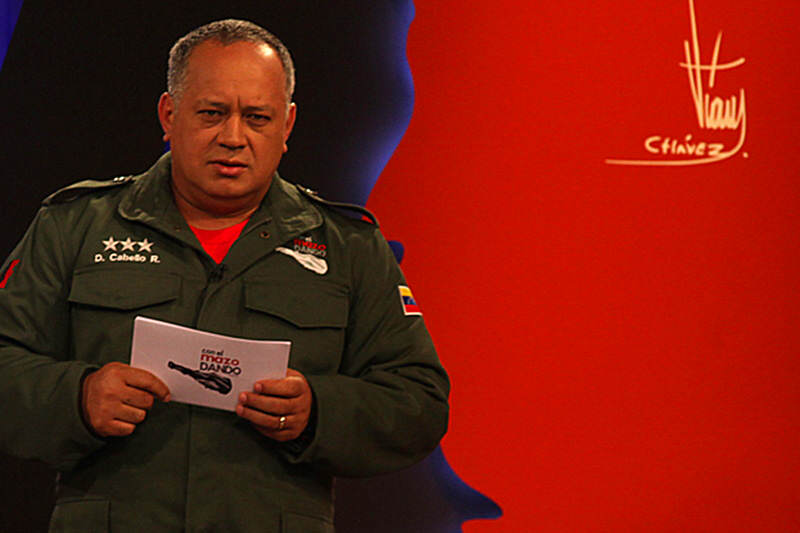 diosdado-cabello-mazo-dando-8j-2