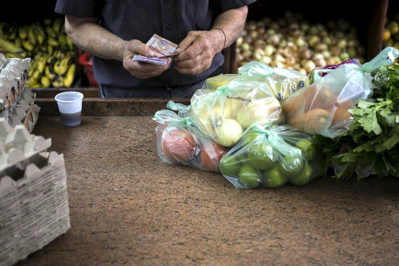 inflacion-compras-comida-alimentos-sueldo-devaluacion-bolivar