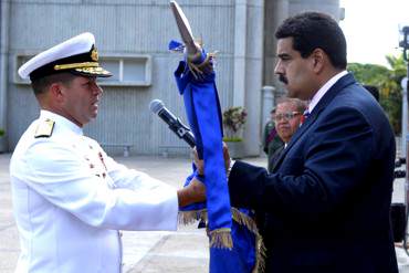 ¡MADURO CASI SE MUERE! Militar jura «defender la democracia anti-imperialista y antichavista»