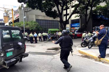 ¡LO ÚLTIMO! Delincuentes con fusiles tienen a rehenes en Banco de Venezuela de Bello Monte
