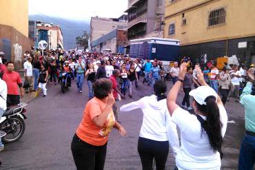 ¡NO SE LA CALAN! Vecinos de Catia toman la calle en protesta por inseguridad: «Es inaguantable»