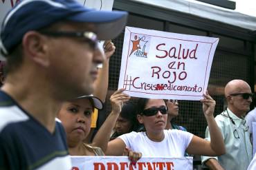 ¡ESTO NO SE AGUANTA! Farmacéuticos advierten: «La gente se está muriendo por falta de medicinas»