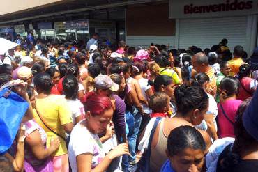 ¡GRAN DESASTRE! Fuerte caos se originó en un mercado de Guatire cuando se agotó la carne