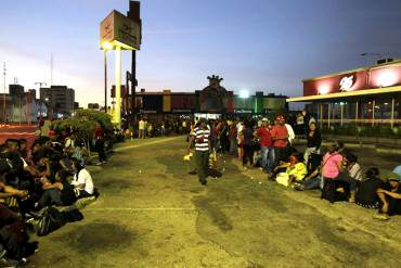 ¡ENTRE EL CAOS Y LA ANARQUÍA! Policía del Zulia murió arrollado por caravana de bachaqueros