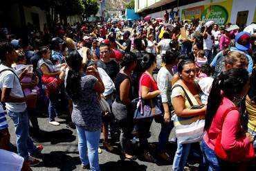 ¡LA FARSA! Si está cerrada la frontera ¿por qué hay colas en los supermercados del Táchira?