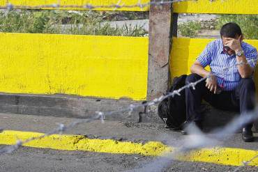 ¡PARTE EL ALMA! «Necesito pasar la frontera porque mi papá se murió y debo retirar el cuerpo»