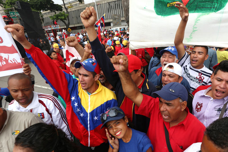 Chavista-Chavismo-en-Venezuela-Socialismo-Marcha-Oficialista-8