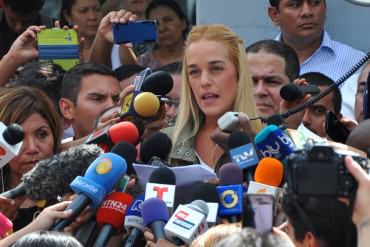 ¡ÚLTIMA HORA! Sebin irrumpió «bruscamente» en la casa de Leopoldo López, denunció Lilian Tintori este #1Mar