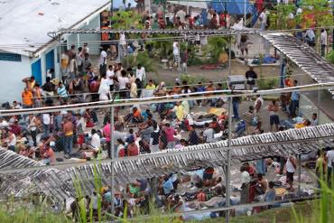 ¡FUERA DE CONTROL! Reportan varios heridos en la cárcel del Rodeo II tras tres días de motín