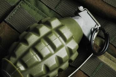 ¡LES SALIÓ MAL! Fallecen 3 delincuentes al estallar granada durante atraco en Calabozo