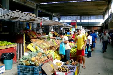 ¡EL HAMPA SIN CONTROL! Mercado Municipal de Cumaná sufrió robo masivo este domingo