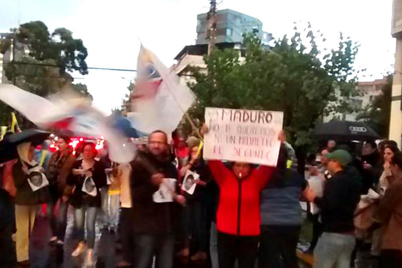 protesta-en-quito-ecuador-contra-maduro-2