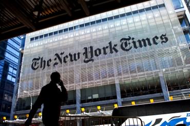 ¡DURO! La portada del New York Times que destapa la tragedia del covid-19 en EEUU: los nombres de los 100.000 muertos