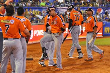 ¡PASA EN LA PATRIA! Juego de Bravos y Águilas del Zulia fue suspendido por fallas eléctricas