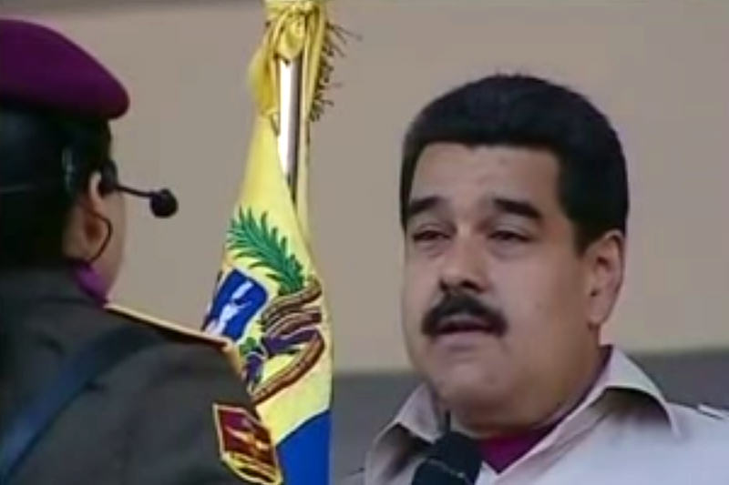 Maduro-le-echa-los-perros-a-soldada---2