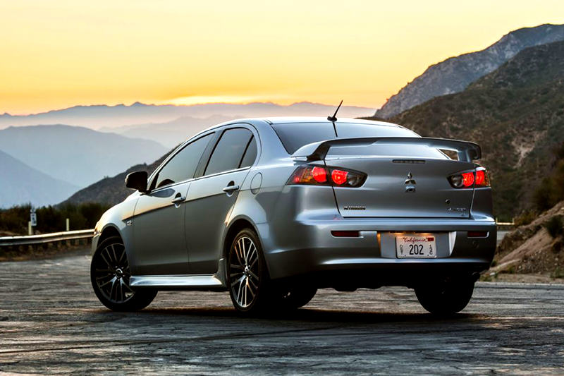 Mitsubishi-Lancer-2016-1