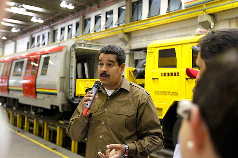 Nicolas-Maduro-inaugura-linea-Metro-2