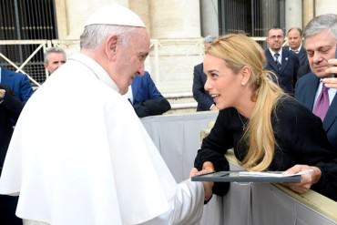 ¡LO ÚLTIMO! Papa Francisco aseguró a Tintori que «reza por los presos políticos venezolanos»