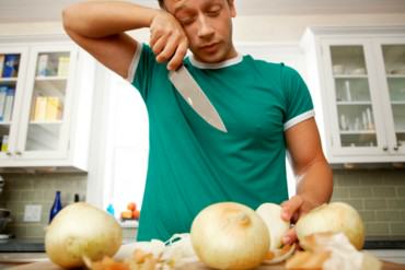 ¡PARA LLORAR! Más de un día de salario se necesita para comprar tan solo UN kilo de cebolla