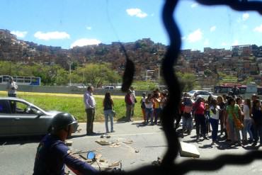 ¡ÚLTIMA HORA! Presos en PoliSucre secuestran a tres funcionarios en La Urbina tras motín