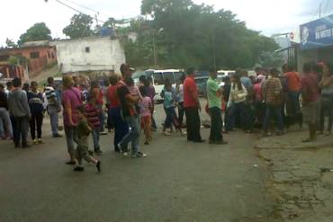 ¡ENGAÑADOS COMO NIÑOS! Protestan en ciudades del Tuy tras suspensión de operativos Mercal