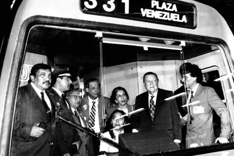 Rafael-Caldera-inauguracion-Metro-Caracas-Venezuela