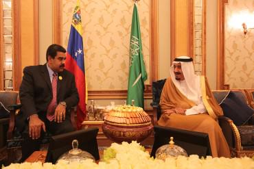 ¡EL DESESPERO! Petróleo abrió en baja, reunión entre Venezuela y Arabia Saudita no logra avances
