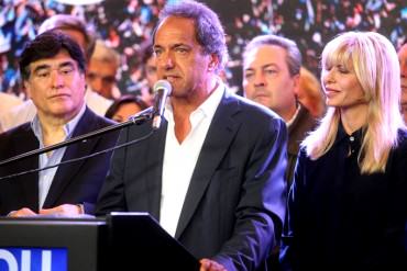 ¡TOMA NOTA NICOLÁS! Con humildad, Daniel Scioli reconoció el triunfo de Mauricio Macri