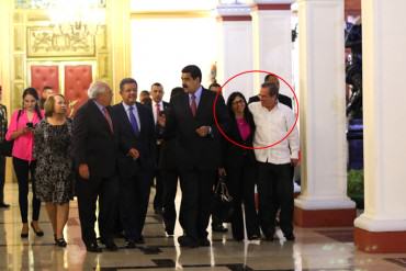 ¡PILLADA! Delcy Rodríguez salió de lo mas abrazada con el canciller ecuatoriano en reunión Unasur