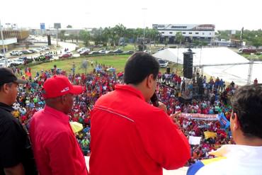 ¡SE QUEDÓ SIN GENTE! Este es el «huracán» que esperó a Maduro en Puerto La Cruz (+Fotos)