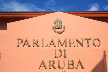 ¡VERGONZOSO! Parlamento de Aruba avanza con medidas contra venezolanos que viajan a la isla