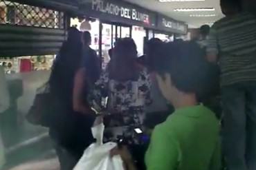 ¡Y FUERA! Así abuchearon a efectivos de Sundde y GNB en el Centro Comercial Las Américas (Video)