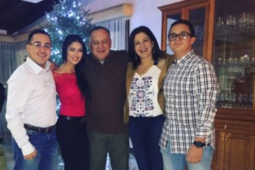 ¡DE LO MÁS RELAJADO! Así celebró la Navidad Diosdado Cabello y su familia este 24D (+Fotos)