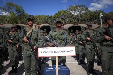 ¡MISERABLE! Gobierno estaría forzando a militares a llevar beneficiarios de misiones a las urnas