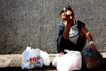 ¡AGÁRRENSE! Economistas advierten que viene más control y restricción de la comida y las divisas