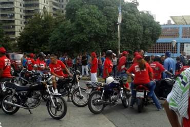 ¿ALÓ CNE? Desde ya reportan presencia de motorizados del PSUV en centros electorales del país