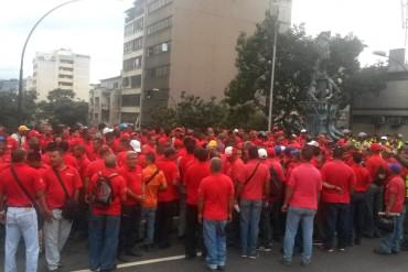 ¡NO SE LA CALAN MÁS! Trabajadores de PDVSA Gas Comunal protestan en Puente Llaguno (Fotos)