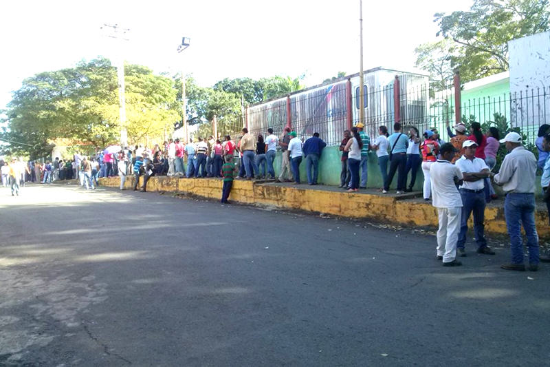 Colas en Guárico / Foto: @natmarre: