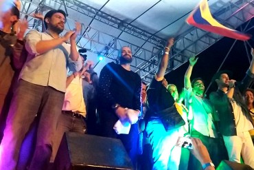 ¡IMPERDIBLE! Así cantaron «Mi Felicidad» Nacho y Víctor Muñoz en el concierto por el Cambio