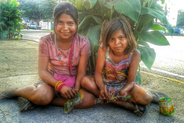 ¡PARA REFLEXIONAR! La historia de dos niñas de la calle que SUEÑAN, a pesar de no tener NADA